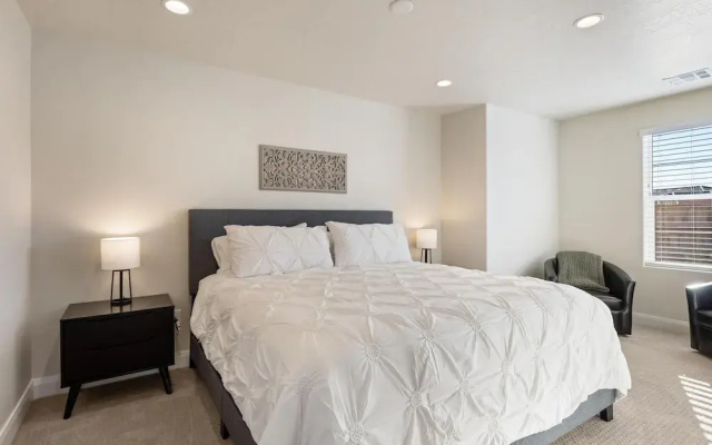 Holiday Hideaway 5 Bedroom Townhouse