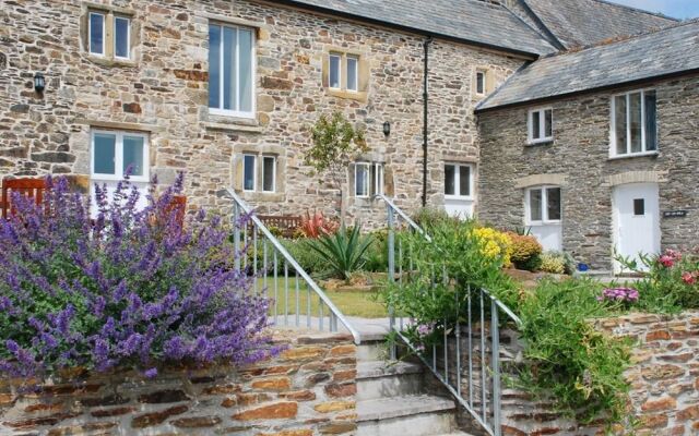 Degembris Cottages
