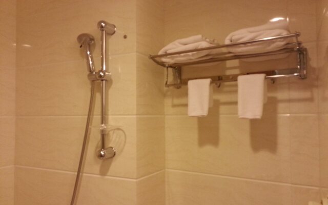 Grand Harbour Hotel