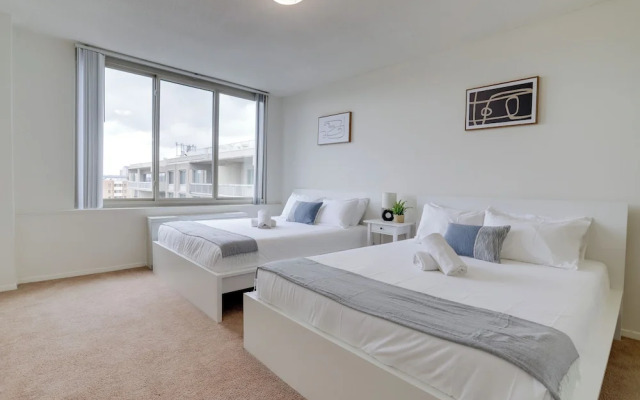 Airport Proximity- Apt in Crystal City