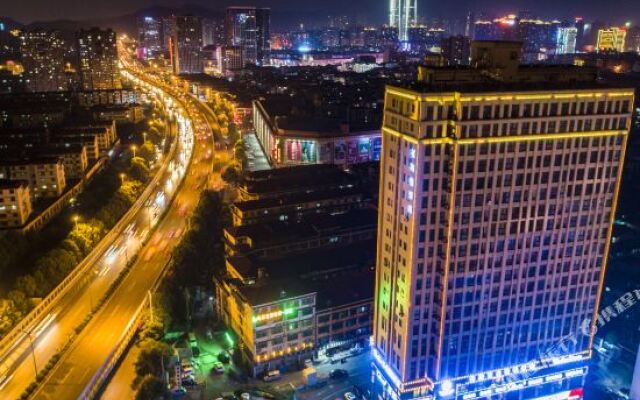 柏斯特酒店(商学院汽车西站店)