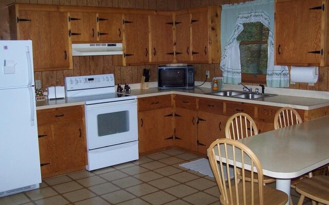 Cabin Creekwood