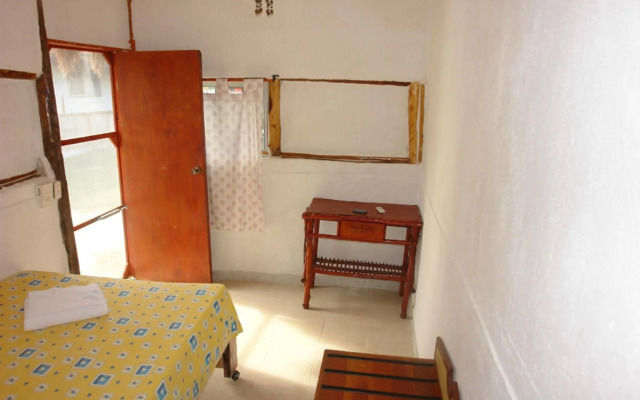 Golden Paradise Hostel