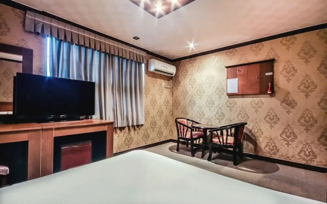 Jangseong Hotel New Napori