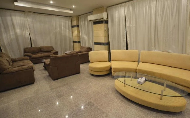 Leader Apartments