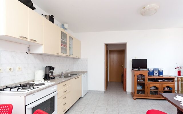 Apartment Besima