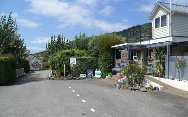 Waikawa Bay Holiday Park