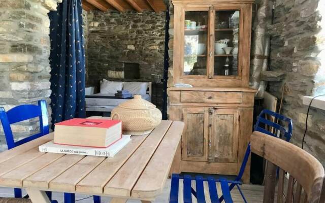 Delphis the Artist s House