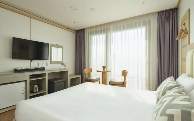 Shin Shin Hotel Jeju City