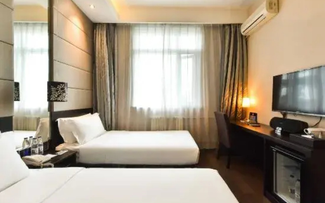 Orange Hotel