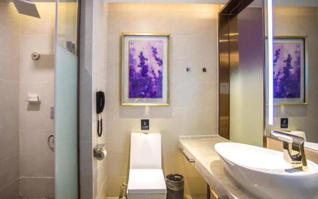 Lavande Hotel Yibin University City Exhibition Center