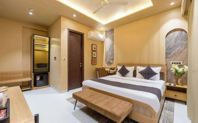 Saltstayz Premier - Sector 50 & Golf Course Ext Road