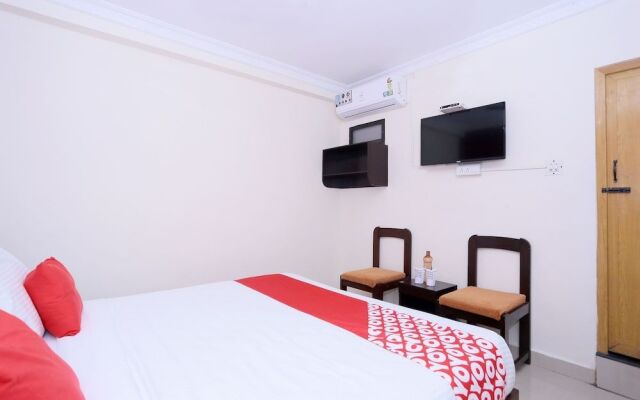 OYO 25012 Kv Suites