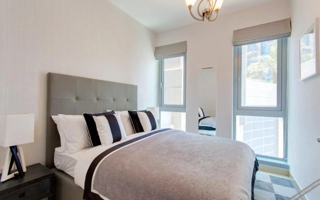 Exquisite1 BR Apartment, Standpoint Tower Downtown