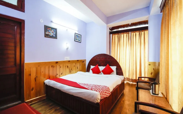 Oyo 18809 Mahamaya Palace