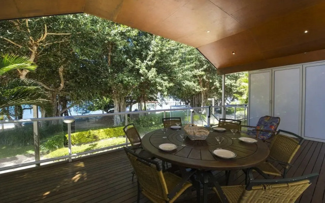 Picnic Bay Apartments Unit 4