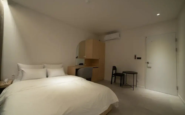 The Hyoosik Aank Hotel in Wolgot