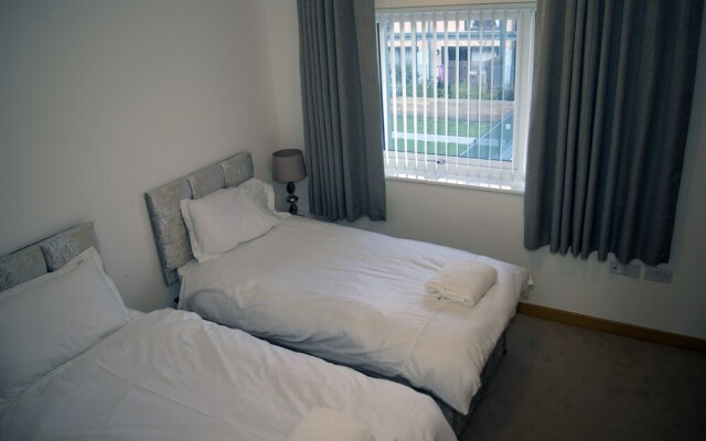 Ramsey Lodge 2-Bedroom Flat