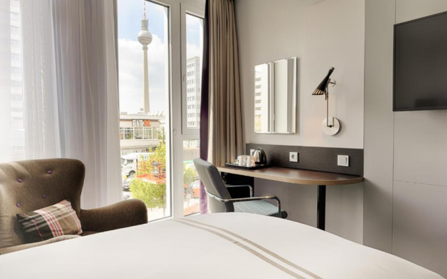 Отель Premier Inn Berlin Alexanderplatz