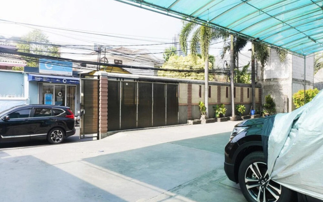 OYO 91327 Residence 38