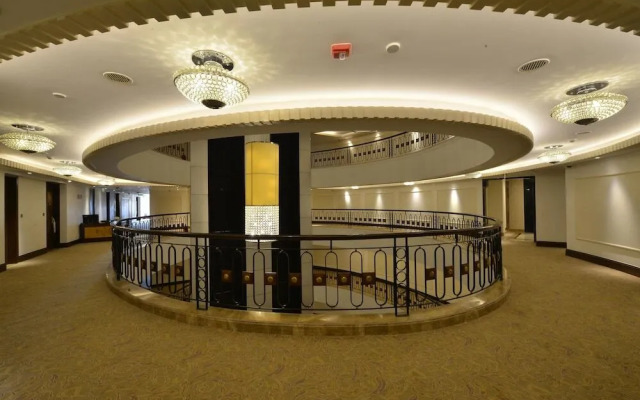 PR Grand Guindy