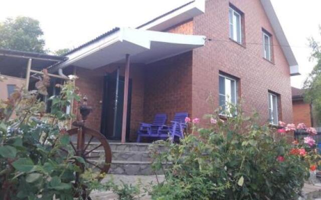 Guest house on Komsomolskaya 105