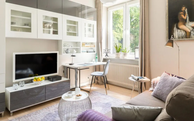 Studio Nowy Świat 47A by Renters