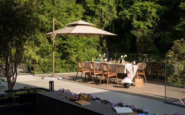 Mangshi Mang · Senyang Homestay (Peacock Lake Ecological Tourism Area) – Outside – Dehong