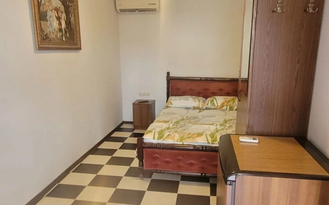 Толстого 37 (Геленджик)