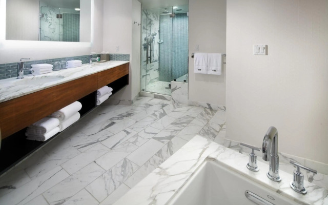 The Westin Bonaventure Hotel and Suites, Los Angeles