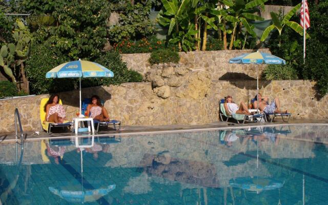 Mathraki Resort