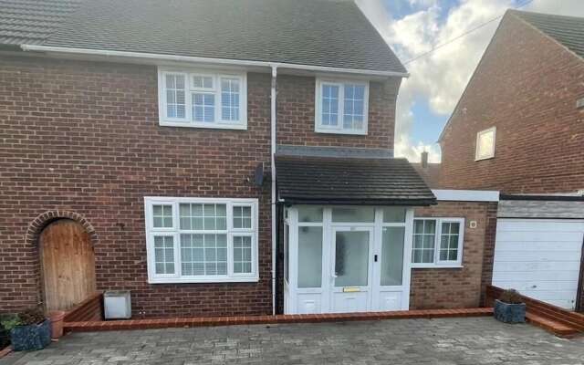 Beautiful 3-bed House in Romford