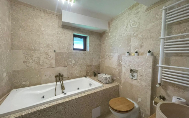 Pensiunea Anotimpuri by Casa Sandu