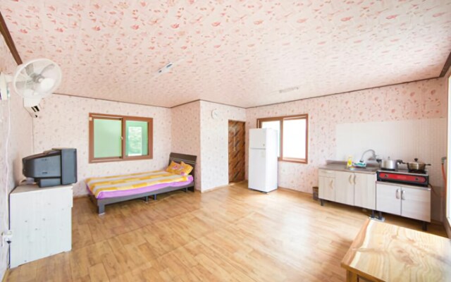 Daebudo Napoli Camping and Pension