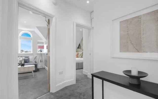 Group Getaway Stylish 2-bed Cardiff Flat