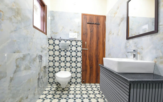 Fabhotel Regal