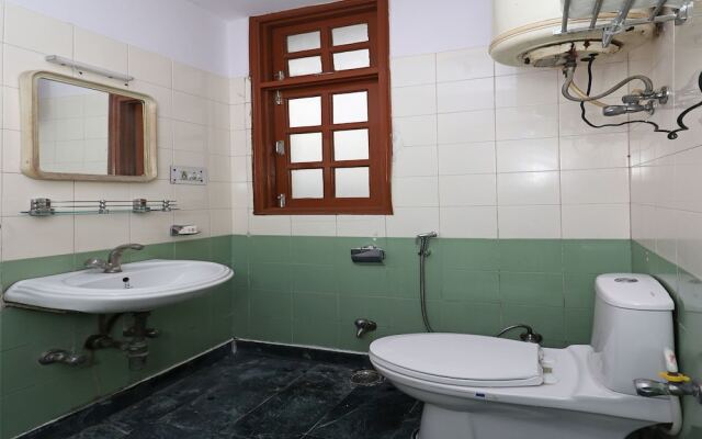 OYO 11452 Golden Castle Lodge