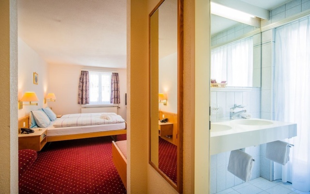 Hotel Heilquelle – Guest Rooms – Leukerbad