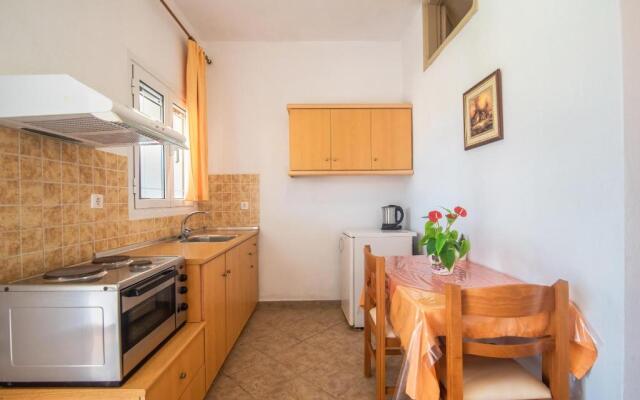 Aleka Apartment 4