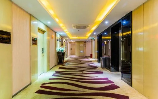 Sunshine Holiday Hotel