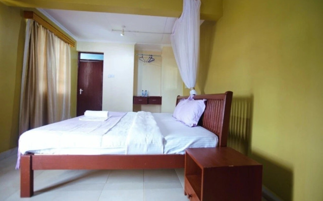 Everest House Hotel