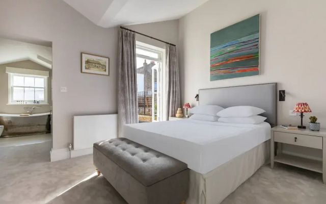 Callcott Street IV by Onefinestay