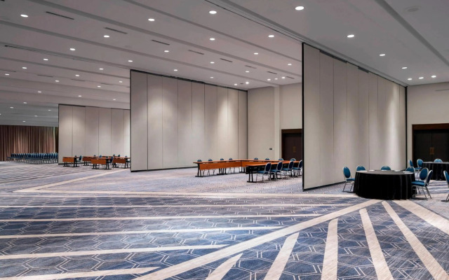 Sheraton Norfolk Waterside Hotel