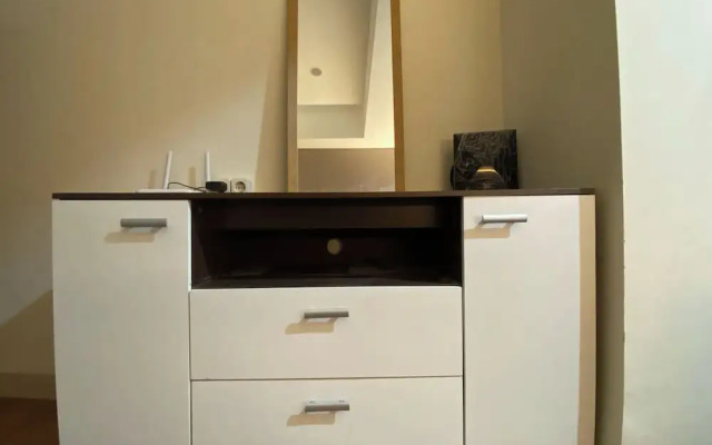 Comfy Studio Room at Marquis de Lafayette Apartment