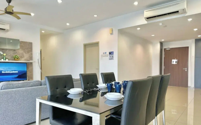 Encorp Marina Puteri Harbour by Stayrene