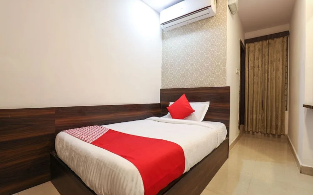 OYO 14194 Hotel Deccan Lodging and Boarding