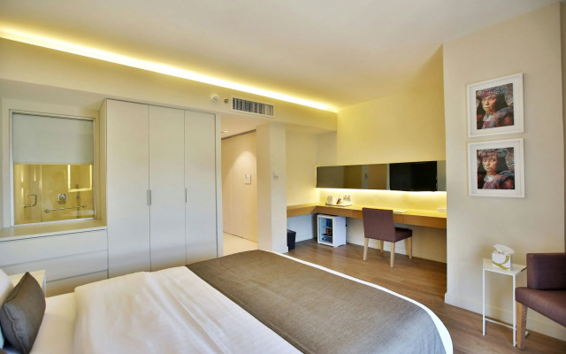 ALQasr Metropole Hotel