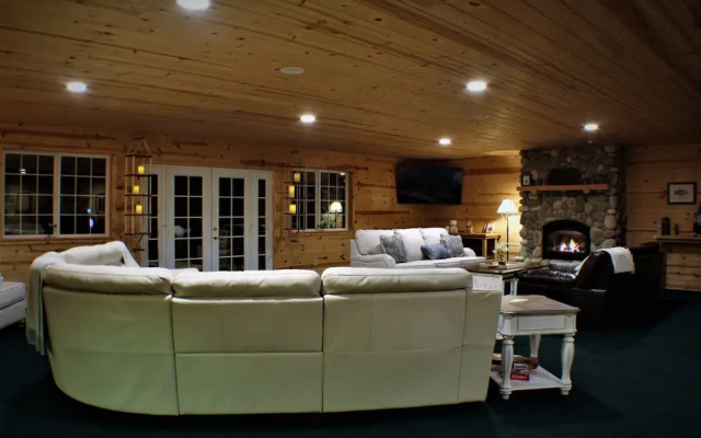 River Road Venue & Lodging