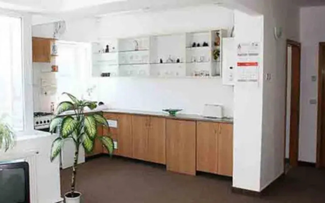 Maris Apartments