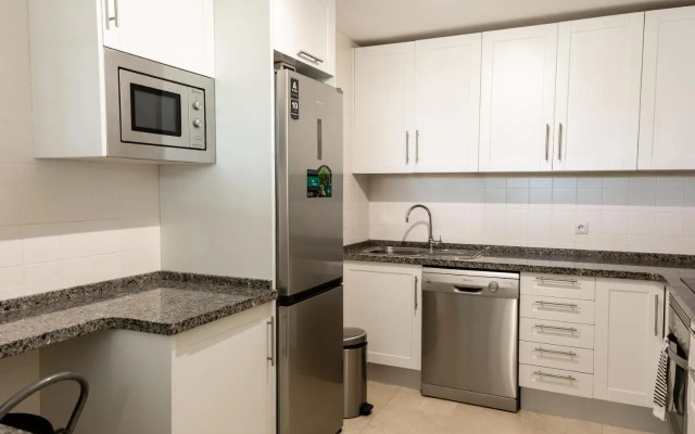 Guadalmina Beach Holidays Suite Apartment,